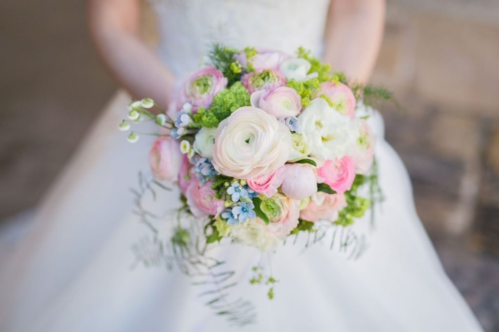 Bridal Flower Bouquet for Spring & Summer Weddings - Wedding Photography