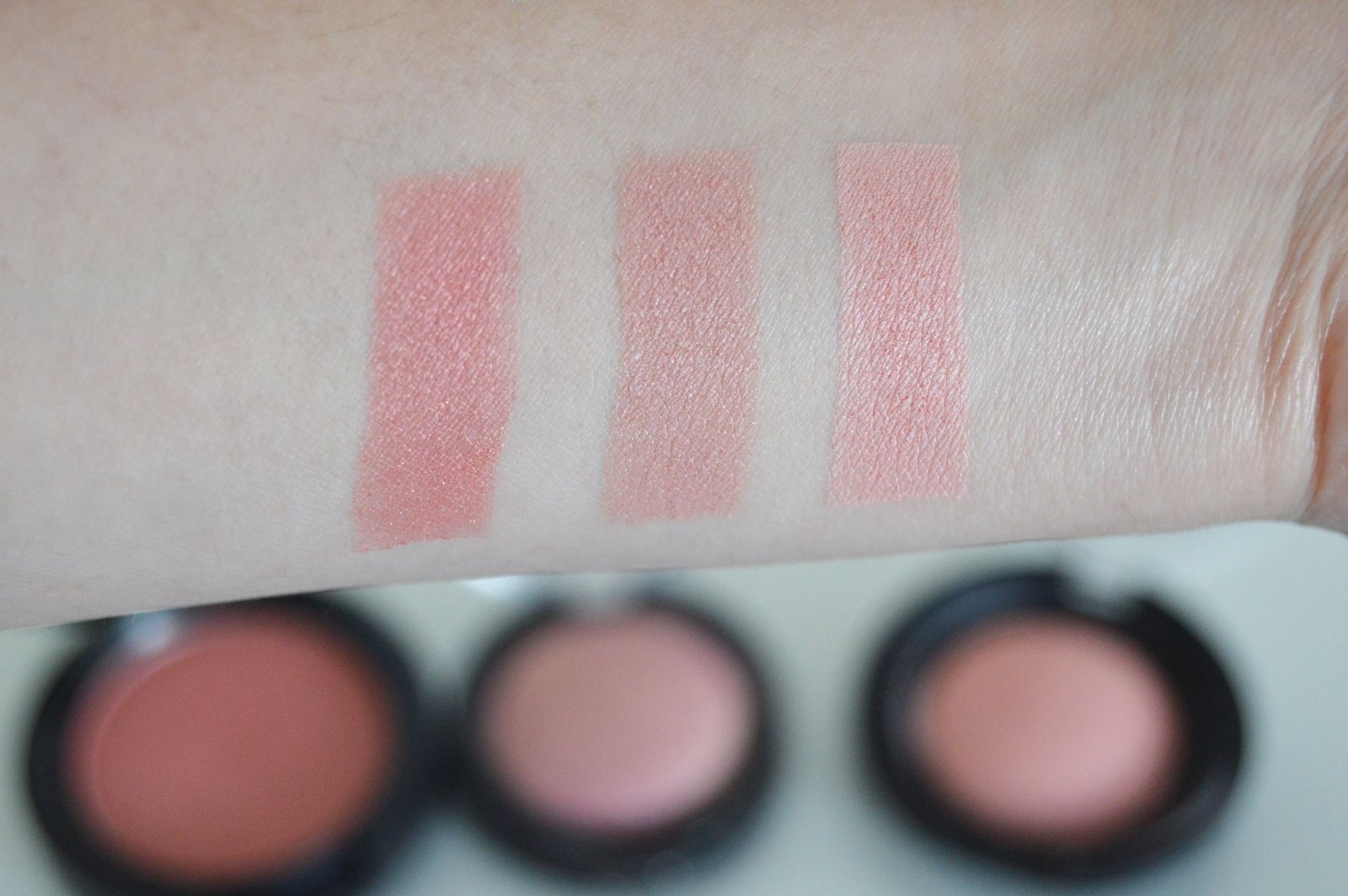Pink blushes for every budget. There are so many brands out in the market and some of them offer so many affordable products. Top 3 pink blushes for every budget. 
