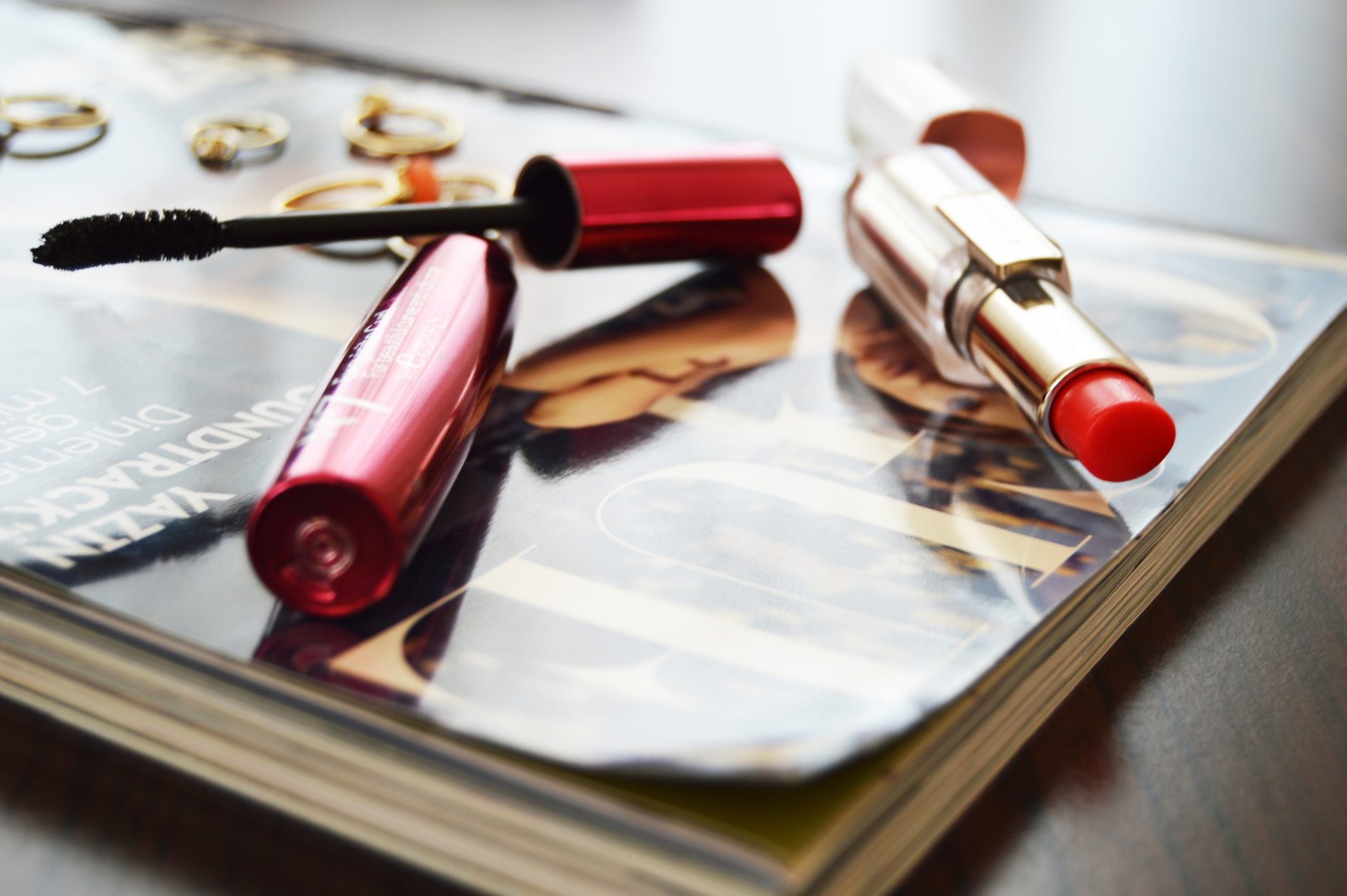 simple makeup | If you only have to wear two makeup products for rest of the time, which products would you chose? Which would be your best simple makeup product picks?