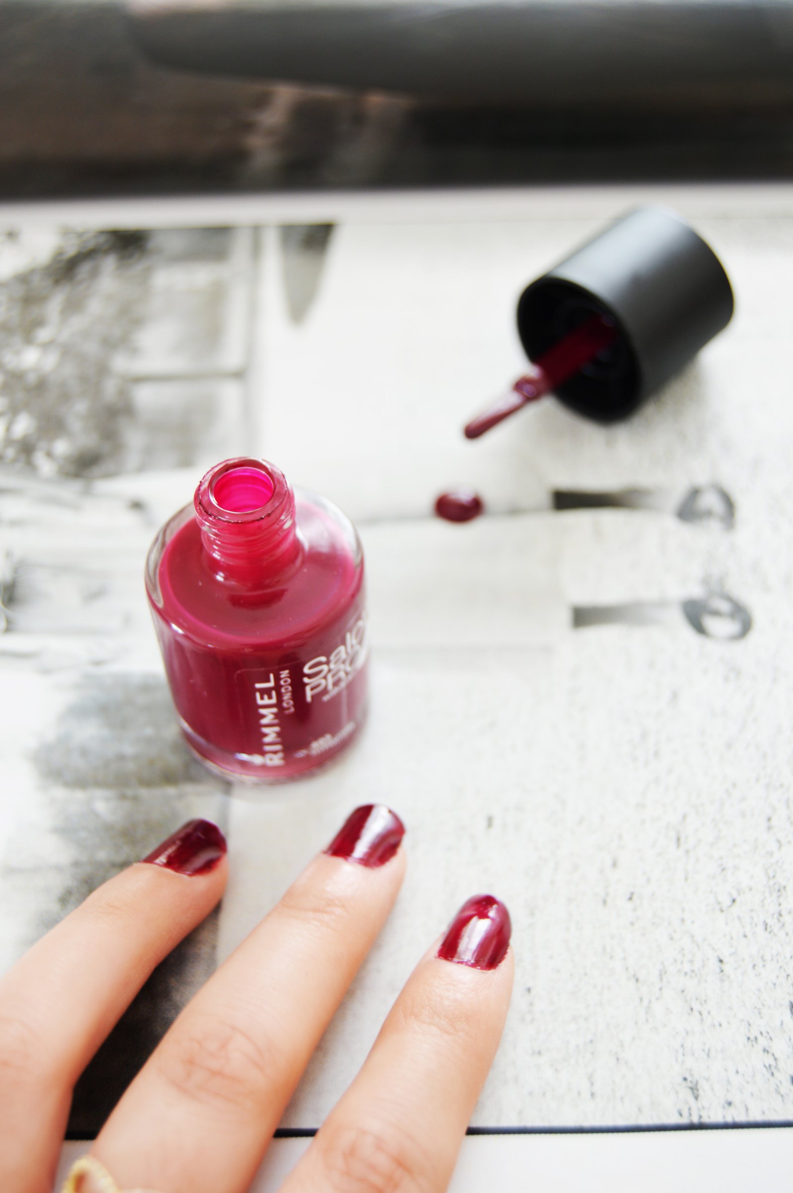 Berry Nails with Rimmel Salon Pro Nail Polish | Berry nails are perfect for all around the year, especially for Autumn. Rimmel Salom Pro Nail Polish is a long lasting and highly pigmented nail polish.
