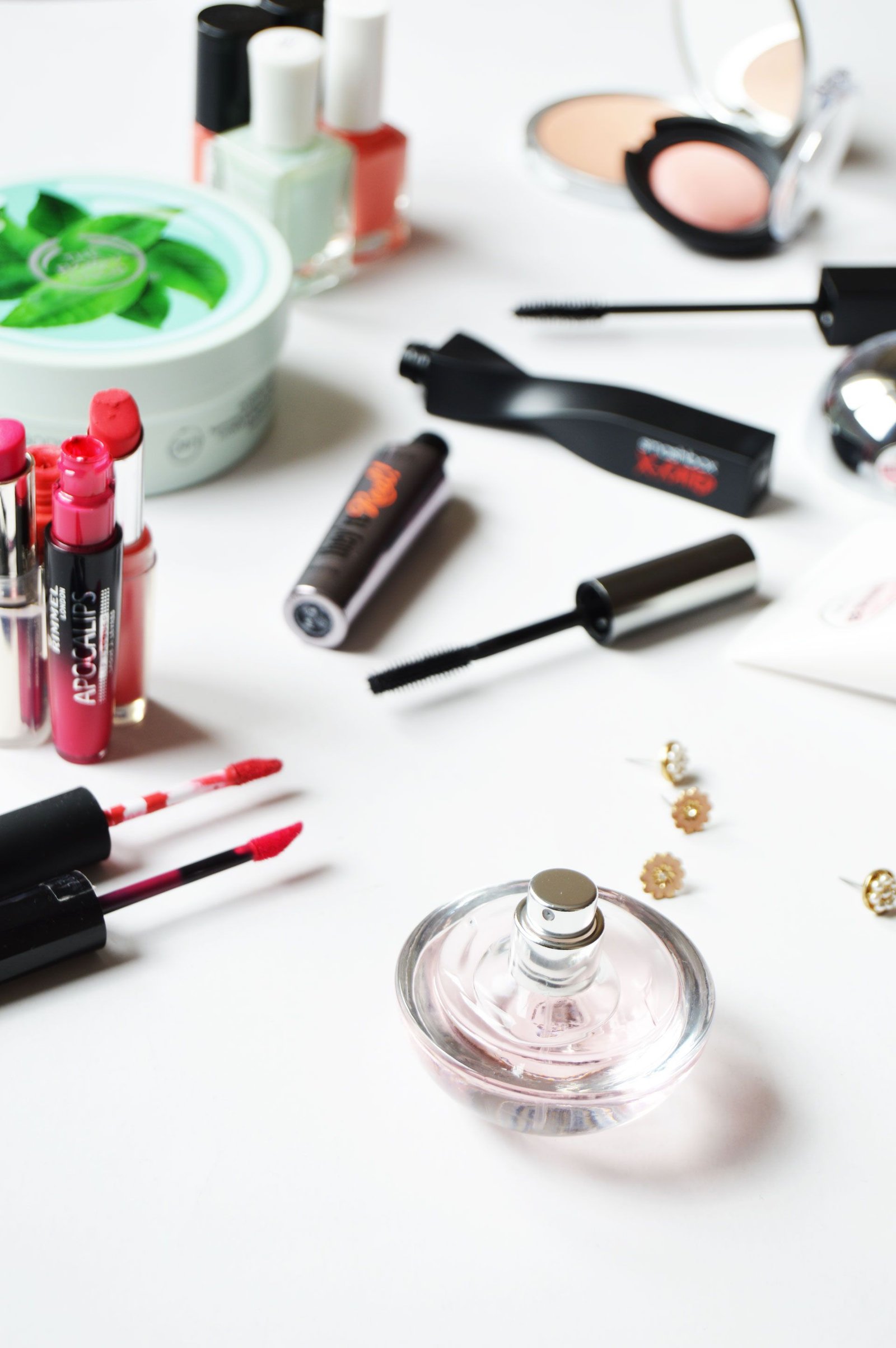 Spring Revamp – Beauty Bits Everyone Needs | Refreshing the skincare and makeup routine each season is good, revamping the routine according to what skin needs will make the skin healthier. Click through to check out all the tips.