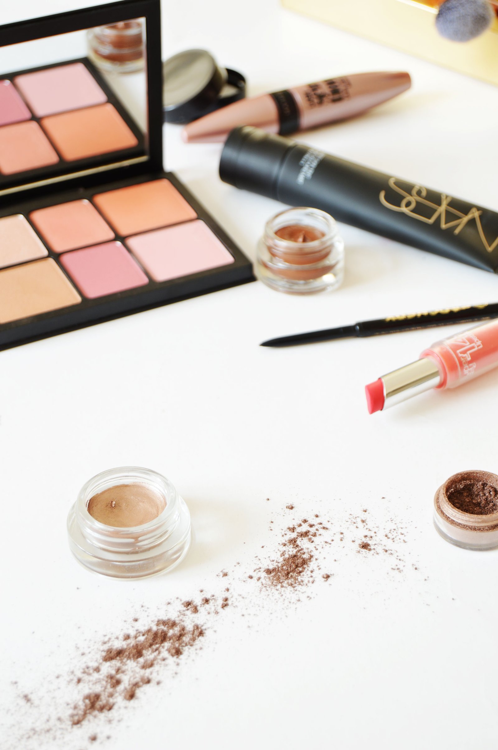 5 minute bronze makeup | When you don't have any time to get ready, but you want your makeup to look decent then quick 5 minute bronze makeup is what will save the day. Click the photo to find out more about it.