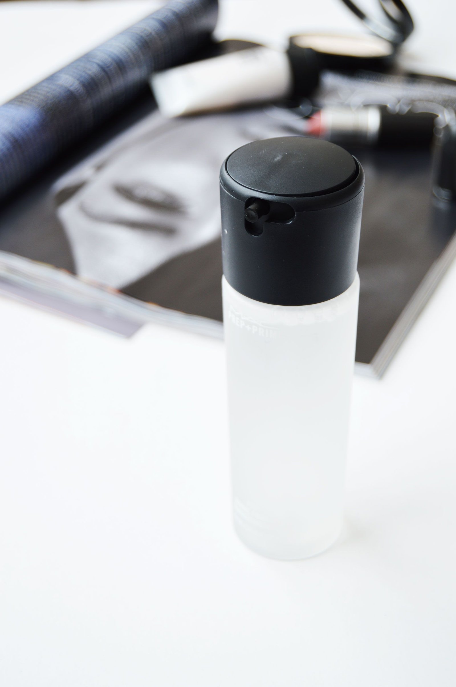 MAC Fix+ - MAC Prep+Prime Fix+ Spray foe fixing the makeup and achieving flawless skin