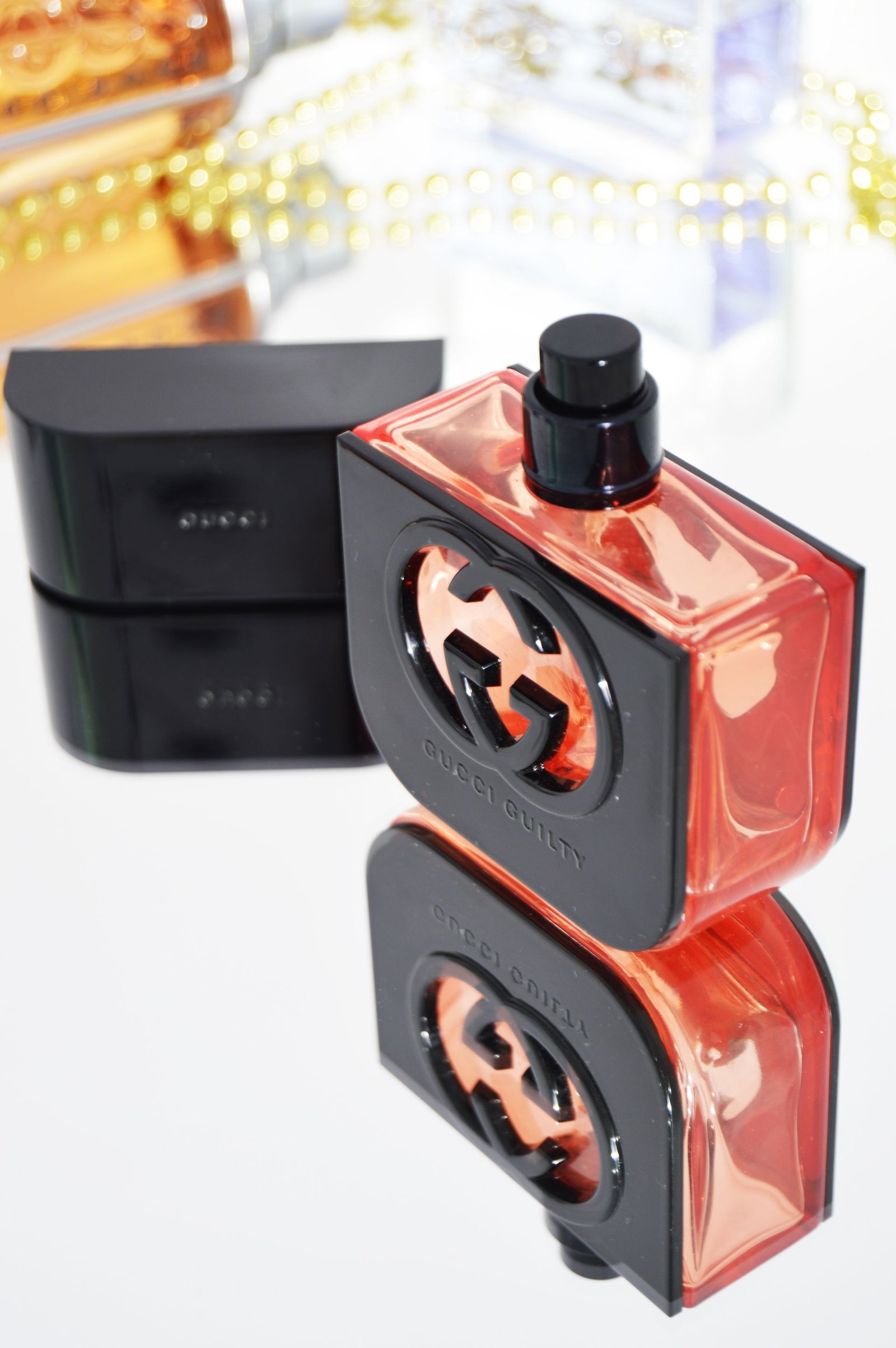 Gucci Guilty Black has an oriental floral scent which makes it ideal for Autumn&Winter. Gucci Guilty Black will change your mood as soon as it sets on your skin.
