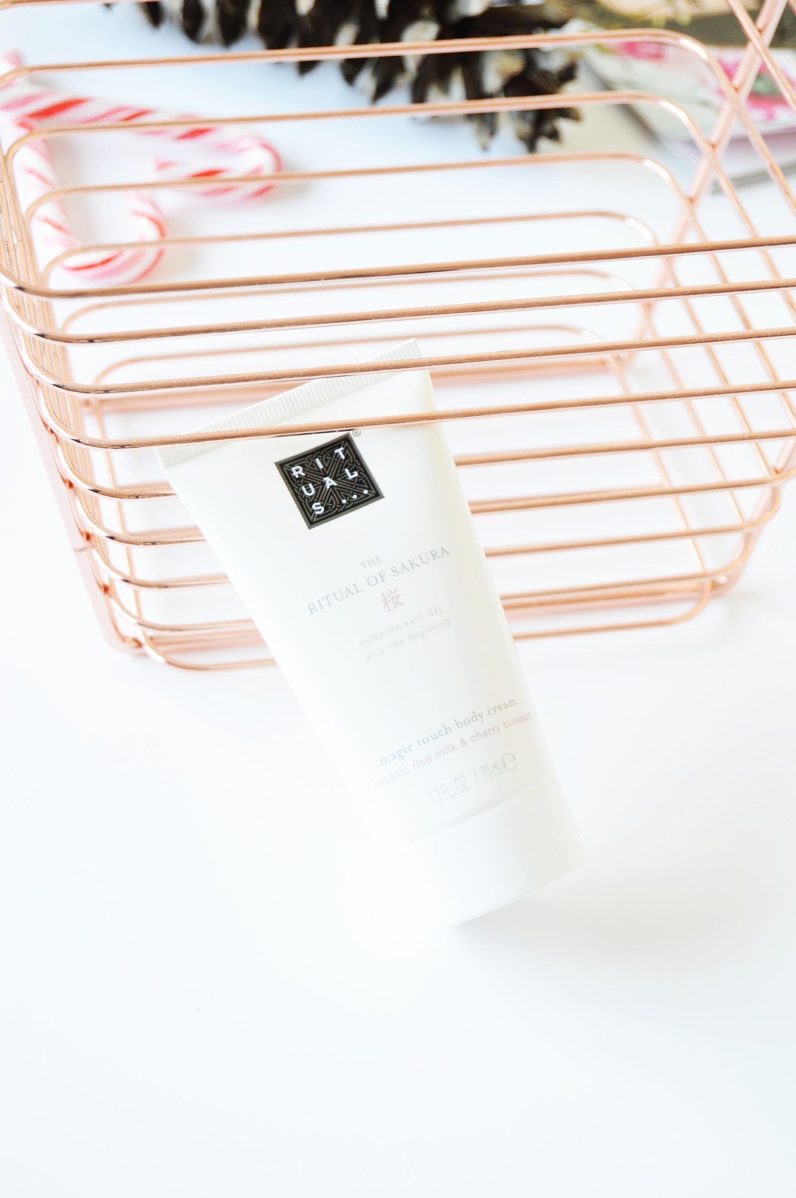 Rituals The Ritual of Sakura Body Cream is for the new beginnings everyday. It has lightweight formula and the skin absorbs it straight away. Floral scent will linger around for a long time, you could even skip perfume.