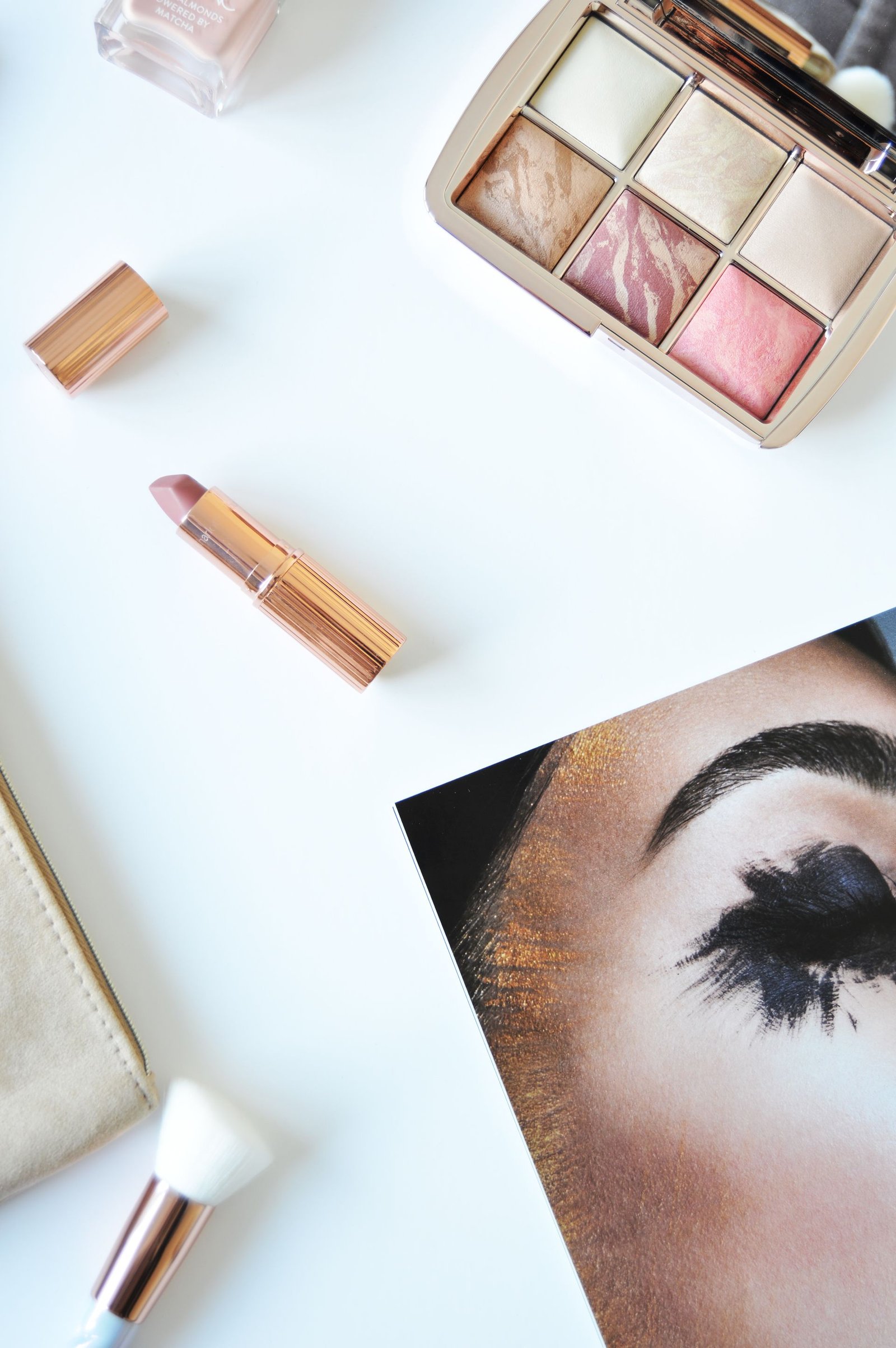 Hourglass Ambient Lighting Edit Volume 3 is one of the most popular holiday releases. It has everything you need to complete your makeup and your skin will look flawless.