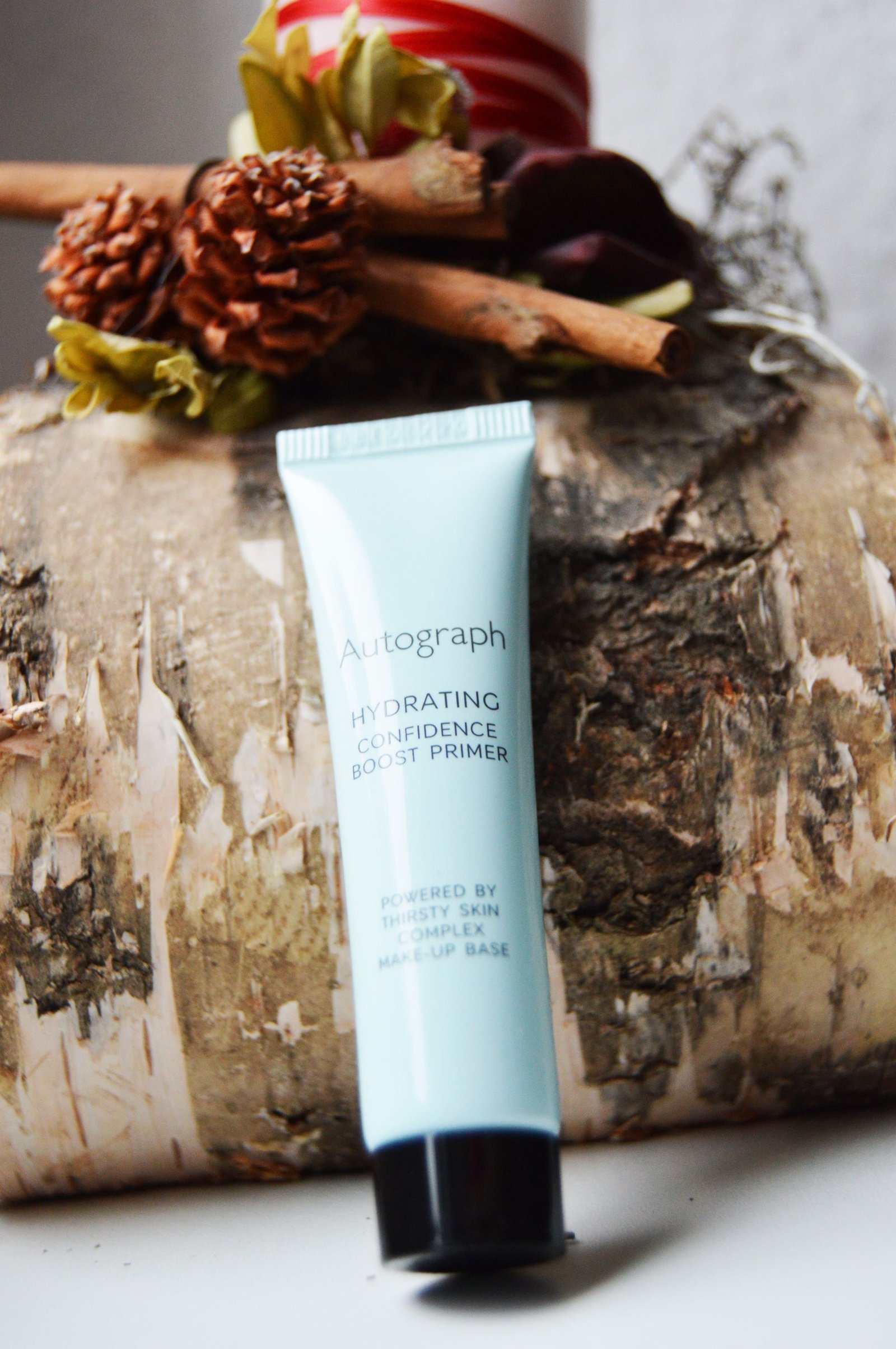 Autograph Hydrating Confidence Boost Primer is designed to boost the moisture level of the skin and give the smooth invisible finish. M&S Advent Calendar