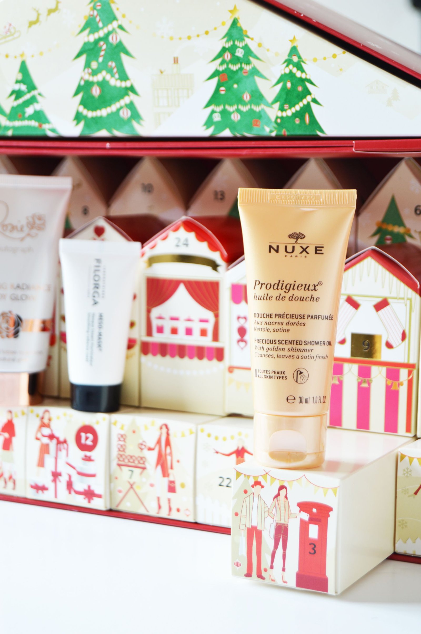 Nuxe Prodigieux Shower Oil gently cleanses the body and leaves a satin finish with a divine fragrance. M&S Advent Calendar