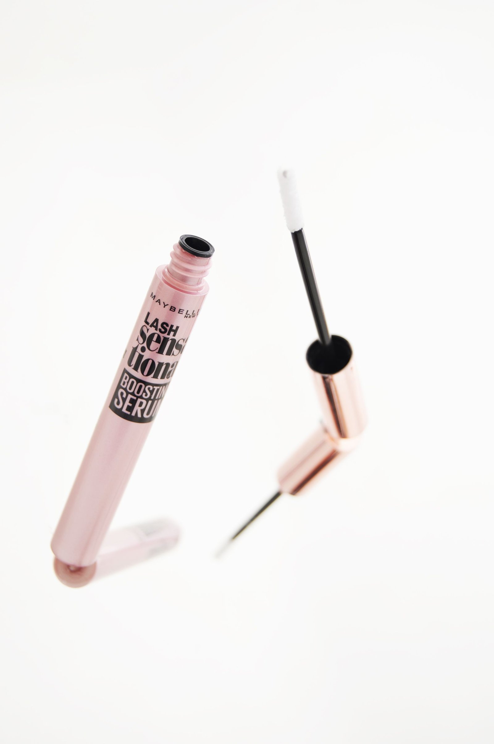 Maybelline Lash Sensational Boosting Serum with arginine and pro-vitamin B5 aims to give fuller and thicker looking lashes in just 4 weeks. First impression review