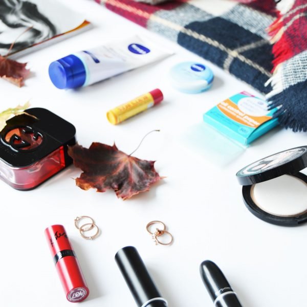Autumn Bag Essentials you might want to carry around this season. Cold weather is not good for the skin so it is beast to keep it protected all the time. Carrying a hand cream in your handbag can save you from dry and hard hands.
