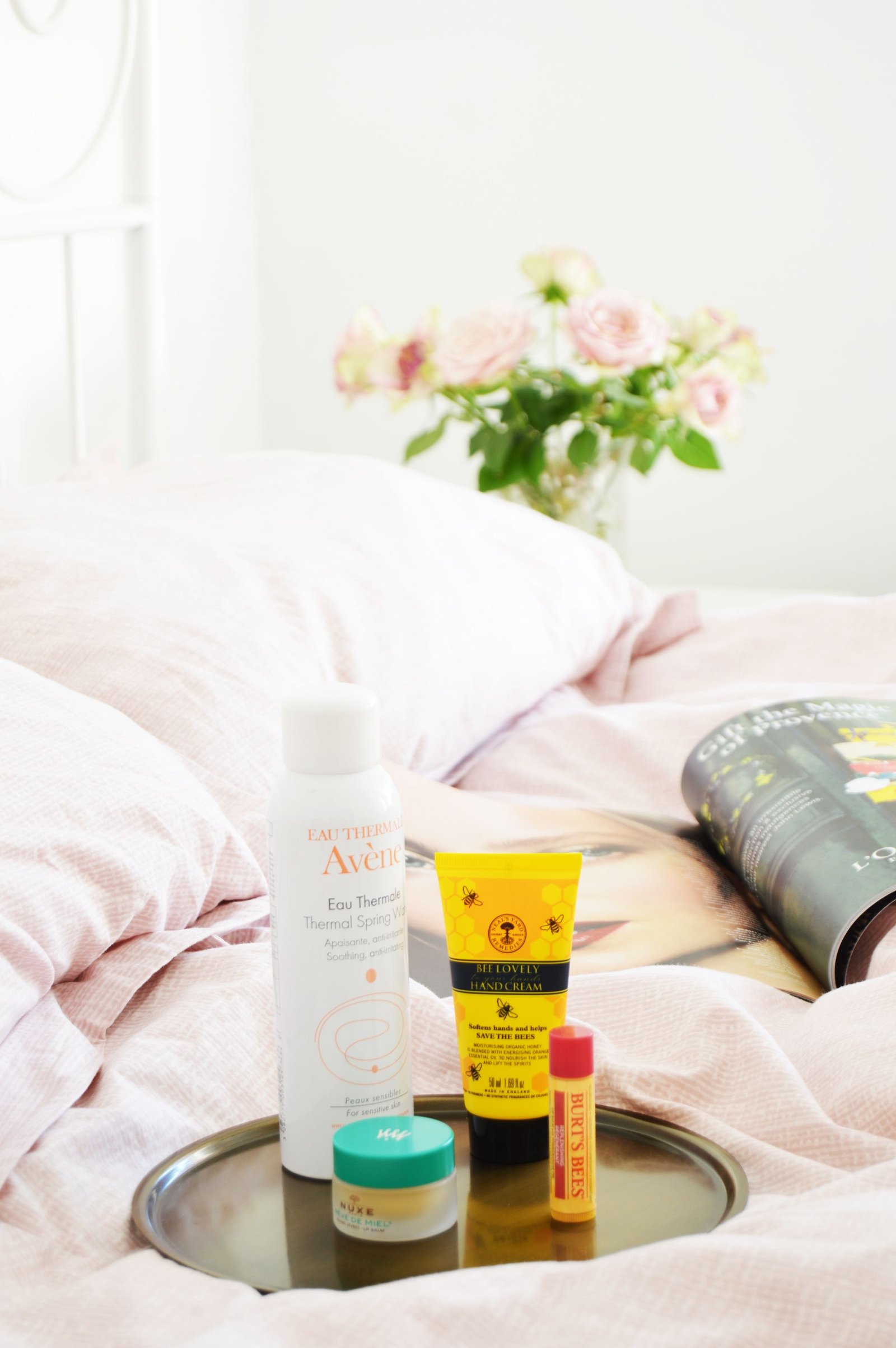There are some essentials that you should have on your bedside table. Hand cream, lip balm and facial mist are some of these bedside beauty essentials.